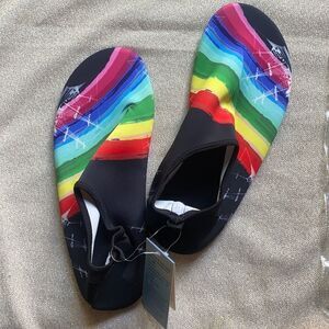 🔥4/$25 XINGTUO ADULT RAINBOW/BLACK WATER SHOES ATHLETIC WATER SOCKS, 10.5